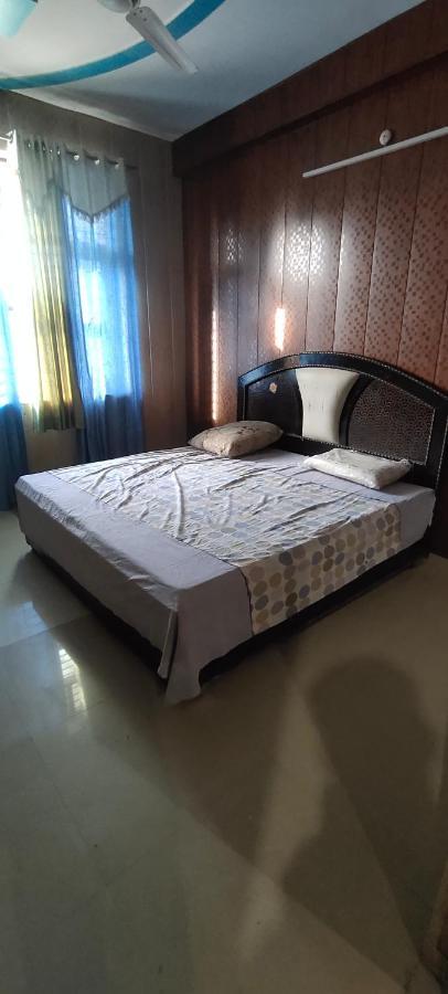 Apartament Radha Madhav Vrindāvan Zewnętrze zdjęcie